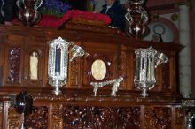 Another view of a knocker on an other passo.